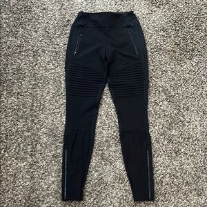 Black High-Waisted Leggings with Zipper Details